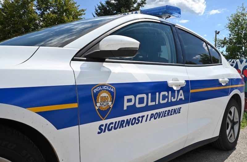 Dugo Selo - dugoselo.info - U svega nekoliko dana u Dugom Selu počinjene su tri krađe skupocjenih parfema u istoj trgovini