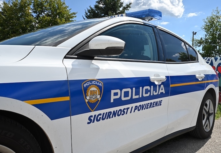 Policija vrata ONE