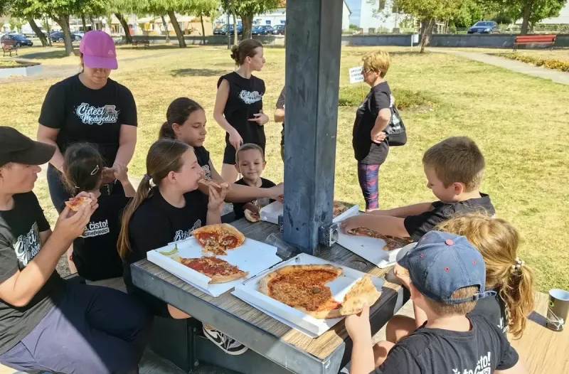 Dugo Selo - dugoselo.info - Ekologija - Čisteći medvjedići u Novoj Kapeli skupili čak 8.500 opušaka: „Vrijeme je za konkretne kazne!“