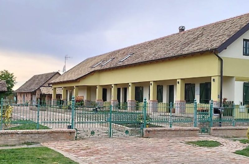 Dugo Selo - dugoselo.info - Dvori 1882 - mjesto za opuštanje i vrhunski smještaj za sve one koji posjećuju Baranju