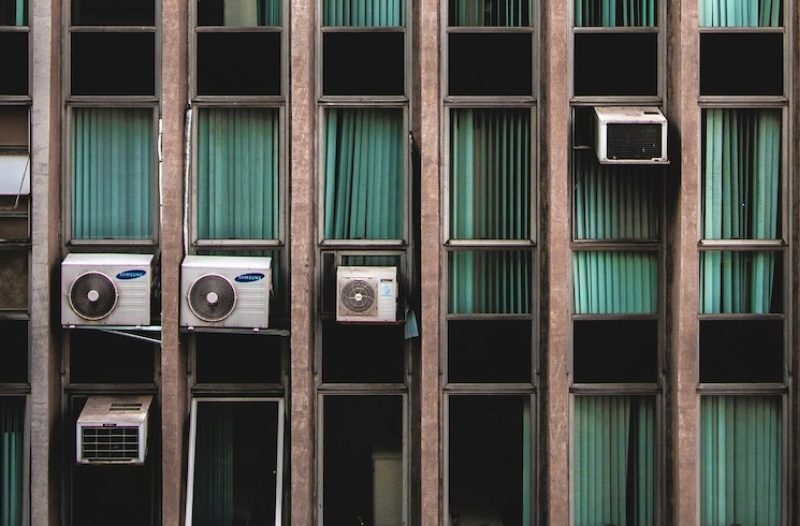 Dugo Selo - dugoselo.info - Ministarstvo izdalo uputu: Stroža pravila za postavljanje klima uređaja na pročelja zgrada