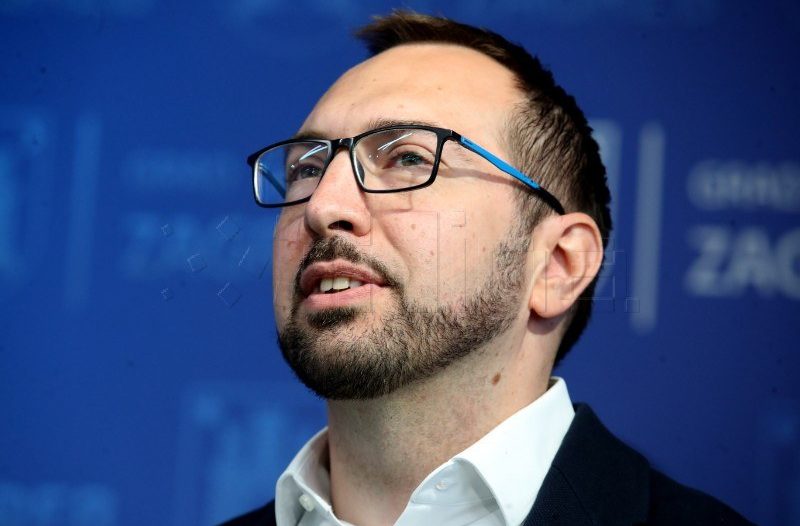 Dugo Selo - dugoselo.info - Bernardić i Goluža agresivnim verbalnim ispadima onemogućili raspravu studenata Fakulteta političkih znanosti s Tomaševićem
